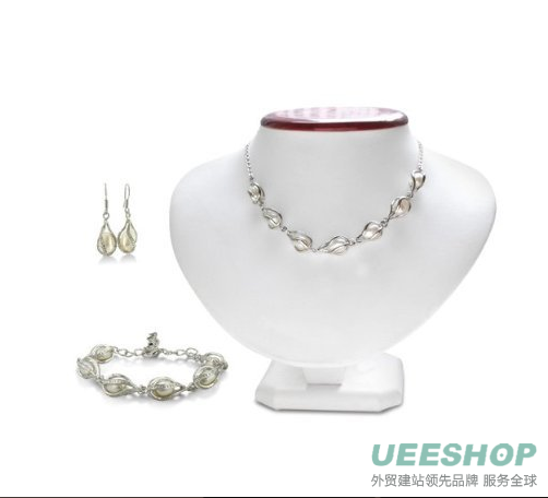 Unusual Freshwater Pearl Set, Necklace, Bracelet and Earrings